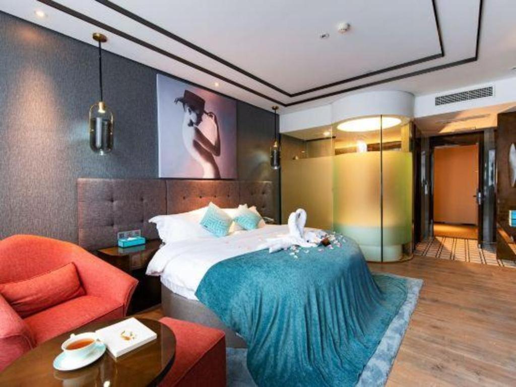 Xana Hotelle-Hotel Luzhou Baizitu Square Bagian luar foto
